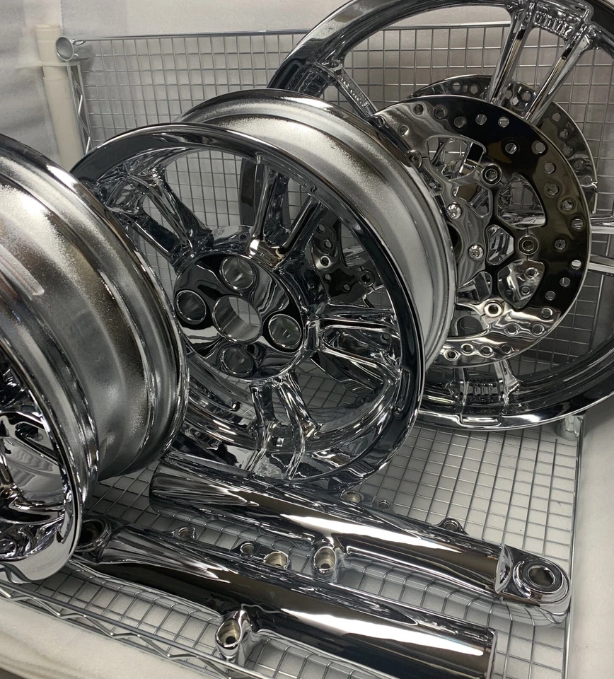 Harley Tri Glide 2014-23 FREEWHEELER ruedas y rodamientos cromados personalizados directamente Foto 2 de 4