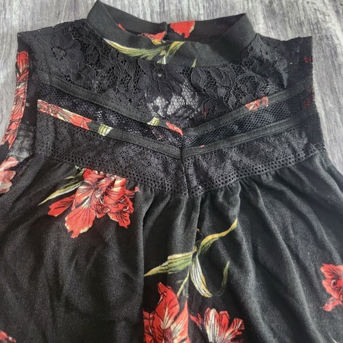 Massini Black Mock Neck Tank Lace Keyhole Red Floral Sleeveless NWT Size Medium - Picture 2 of 11