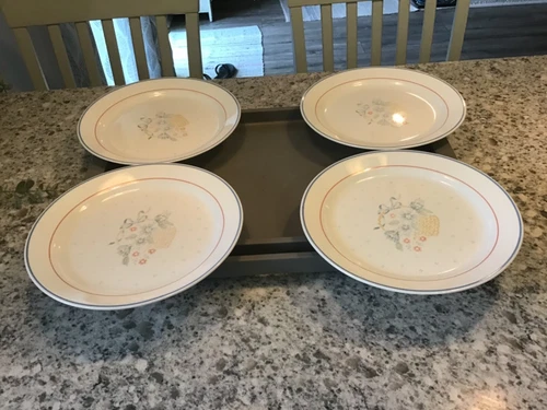 Lot of 4 Corelle Country Cornflower 10 1/4" Dinner Plates Flowers In Basket