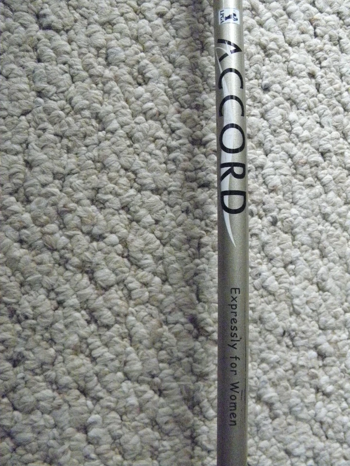 Women right handed graphite Square Two Accord single iron 7 iron - Image 4 of 4