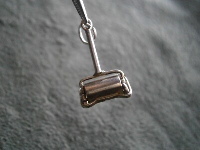 Carpet Sweeper Vintage Sterling Silver Charm Pendant ~ 1.0g ~ Handle Moves
