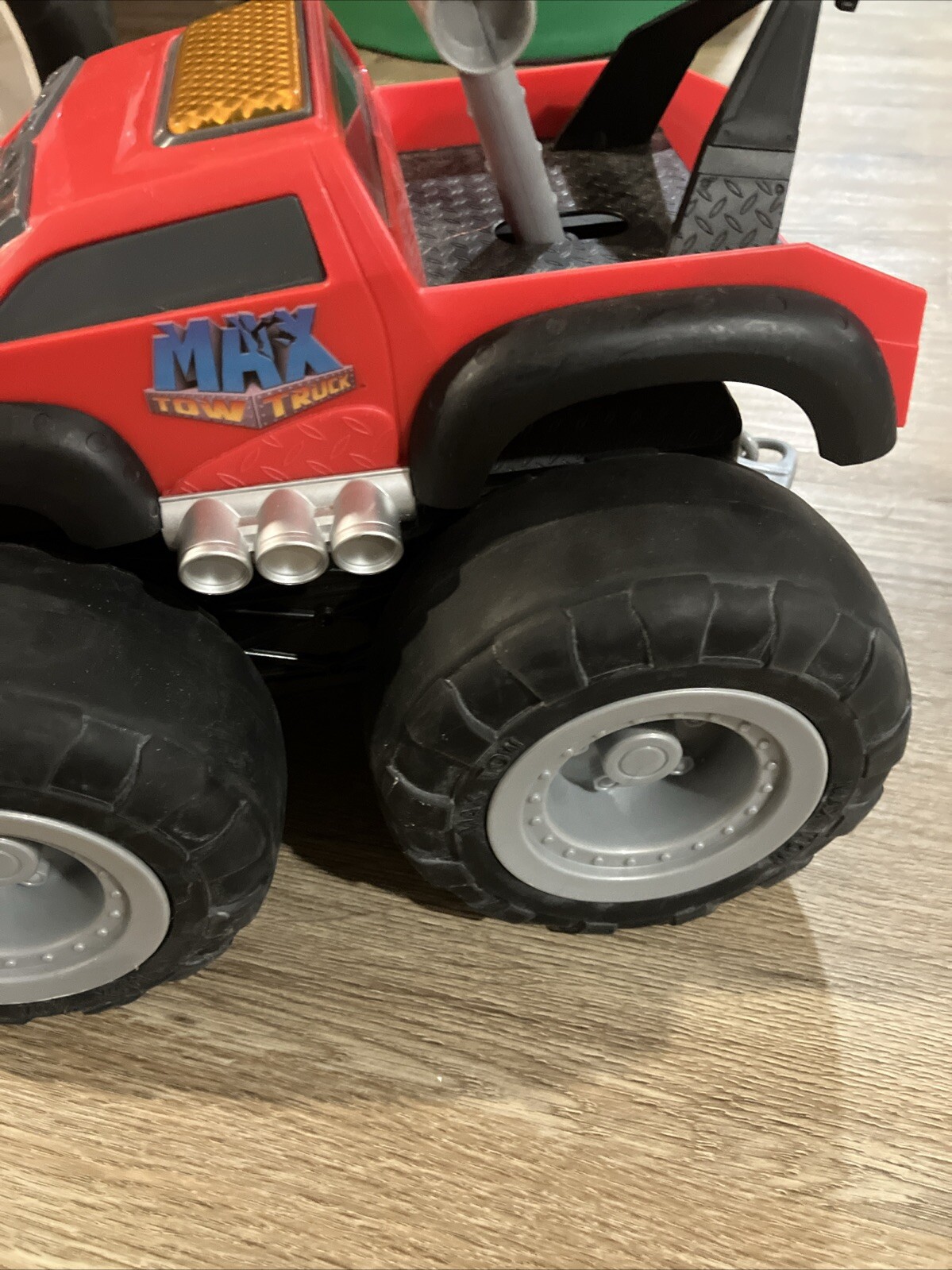 Jakks Pacific Max Tow Truck Turbo Max Speed Max Power Pulls up to 200 lbs Red (6