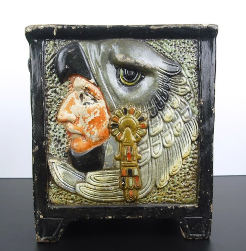 Cache pot guerrier Aztèque figuratif Méxique 1930 Mexico Aztec warrior planter - Photo 2 sur 12