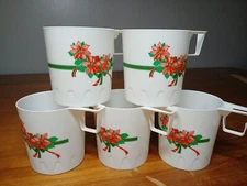 5 Vintage Stackable Plastic Cups Mugs Punch Anchor Hocking Poinsettia Christmas