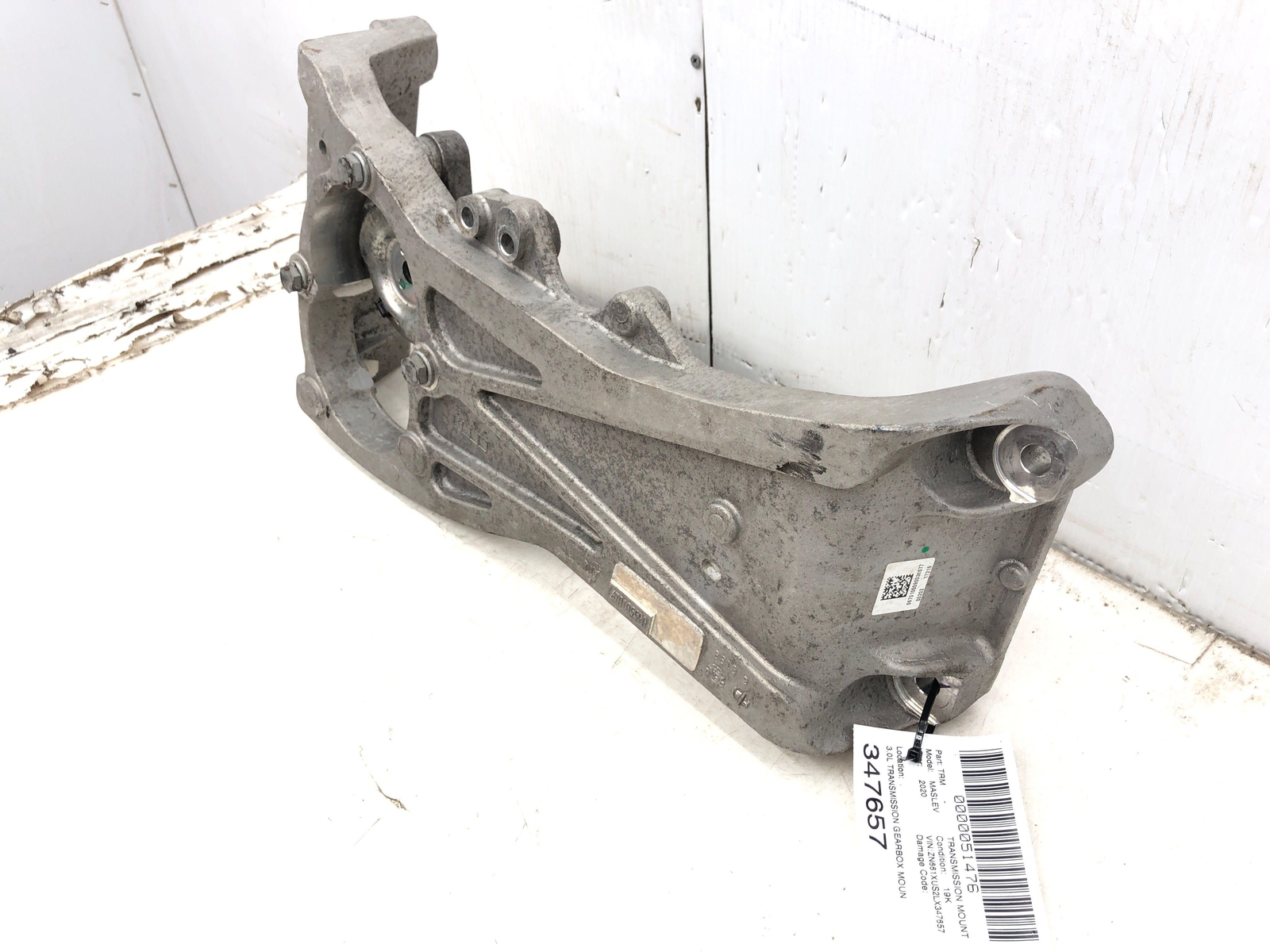 17-20 MASERATI LEVANTE M161 TRANSMISSION GEARBOX MOUNT BRACKET *19K* 6701055900