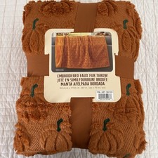 NWT Costco Halloween Faux Fur Throw Blanket - Orange Pumpkin Holiday Fall