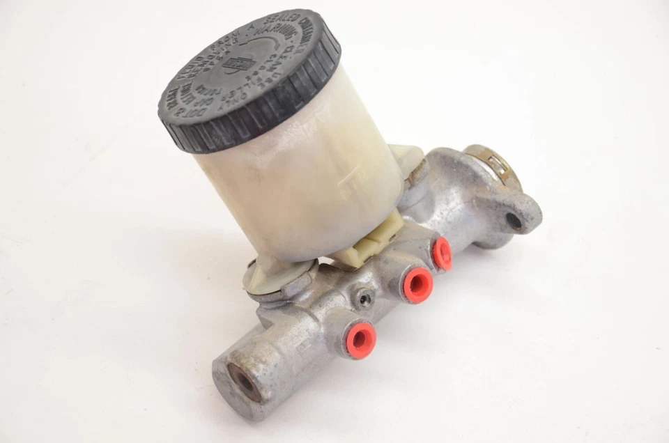 Cilindro maestro de freno cabina king Nissan Pickup D21 93-95 Foto 4 de 4