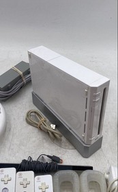 Nintendo Wii White Home Console System With Accessories & Games Lot