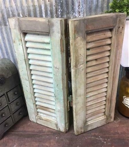 Small Green Antique Farmhouse Shutter, Wood Shutter, Architectural Salvage B11, - Picture 2 of 5