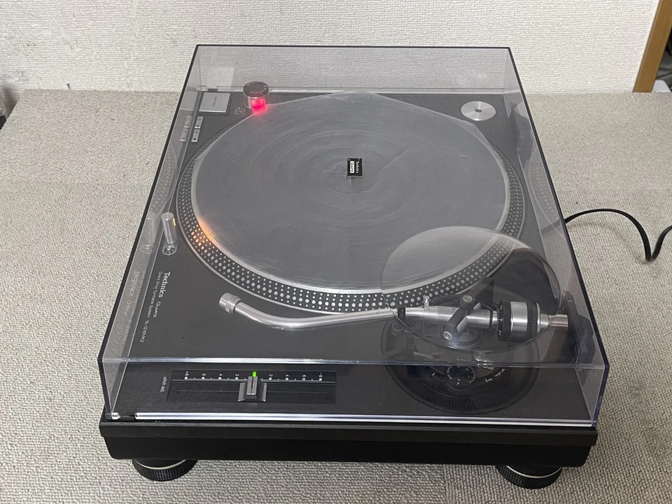 Technics SL-1210MK2 Black 110 - 240V Compatible Model Tested & Working Turntable - Image 4 of 4
