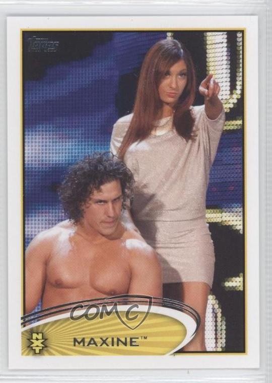2012 Topps WWE Maxine #17 Rookie RC 0w6