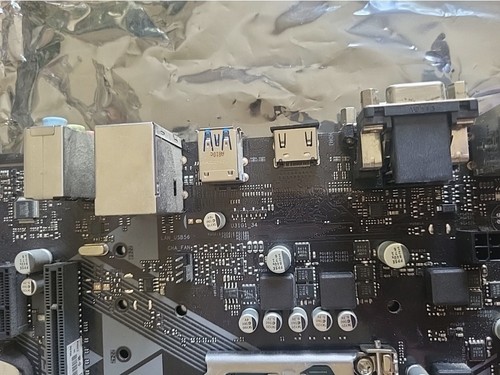 Inte I7 8700 Cpu Mainboard Micro Atx und Ram Combo Deal Sehr Guter Zustand - Bild 3 von 11