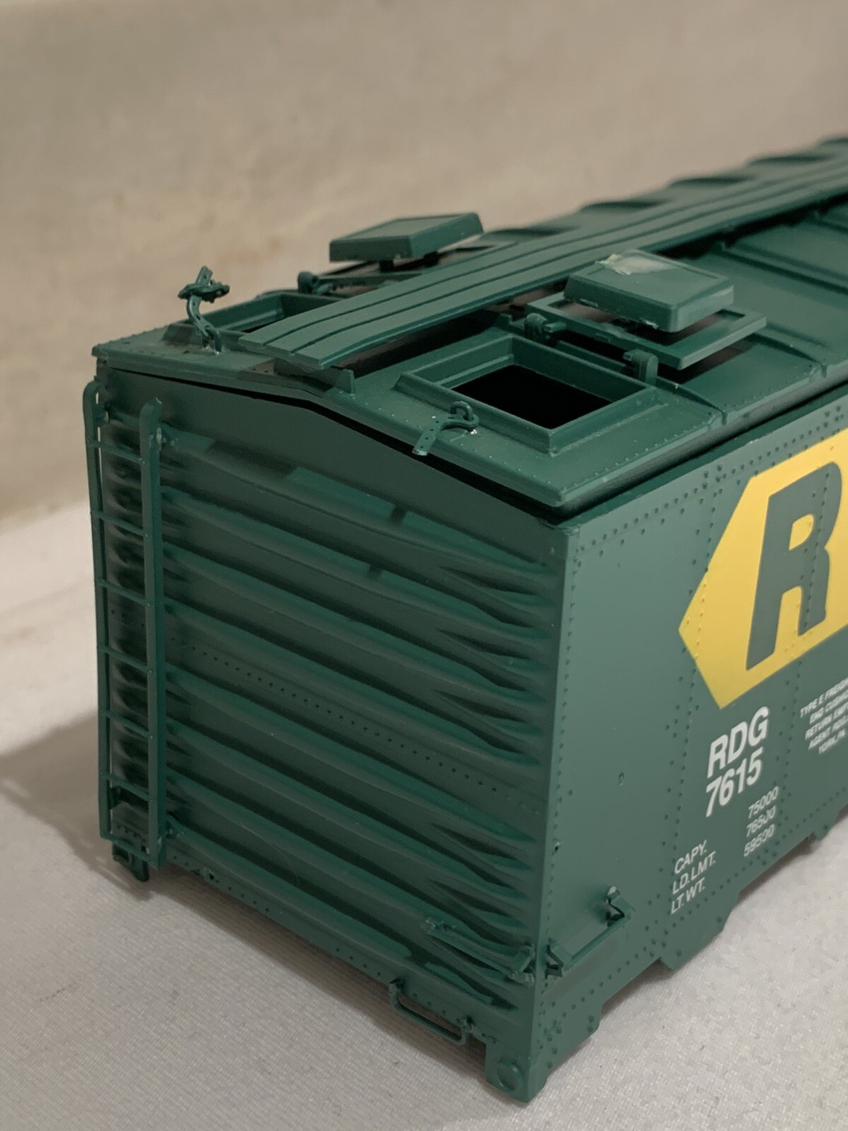 KLINE READING 40’ STEEL SIDE REEFER CAR SHELL & FRAME NO TRUCKS! O