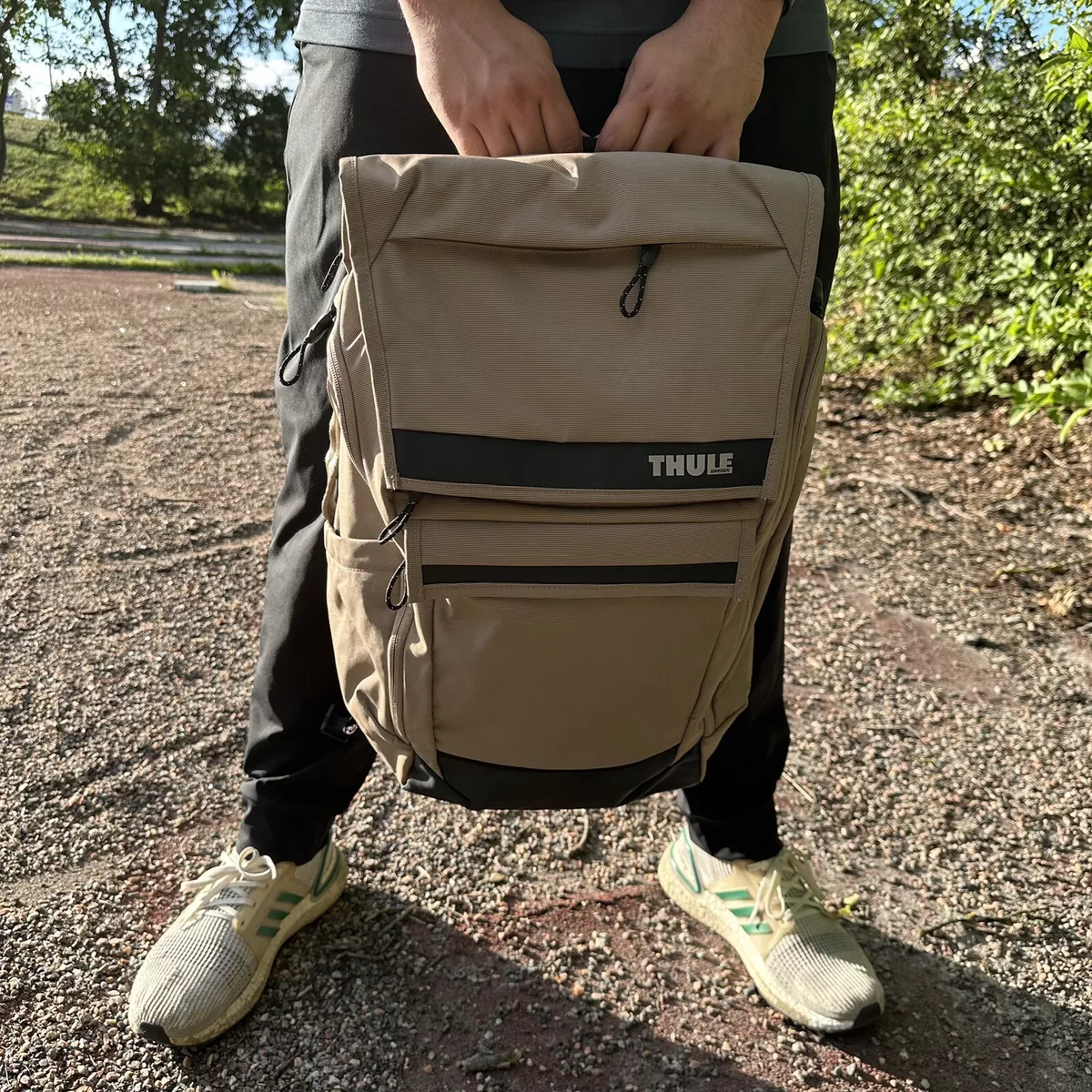 Thule Paramount backpack 27L Timberwolf rucksack for laptop and traveling beige