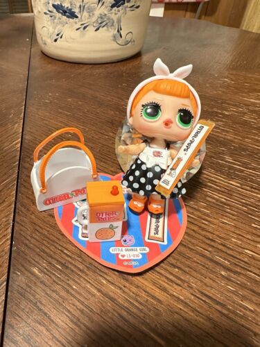 LOL Puppe Deluxe süße Mini-Leckereien Otter Pops kleine orange Mädchen Tasse + mehr - Bild 1 von 10