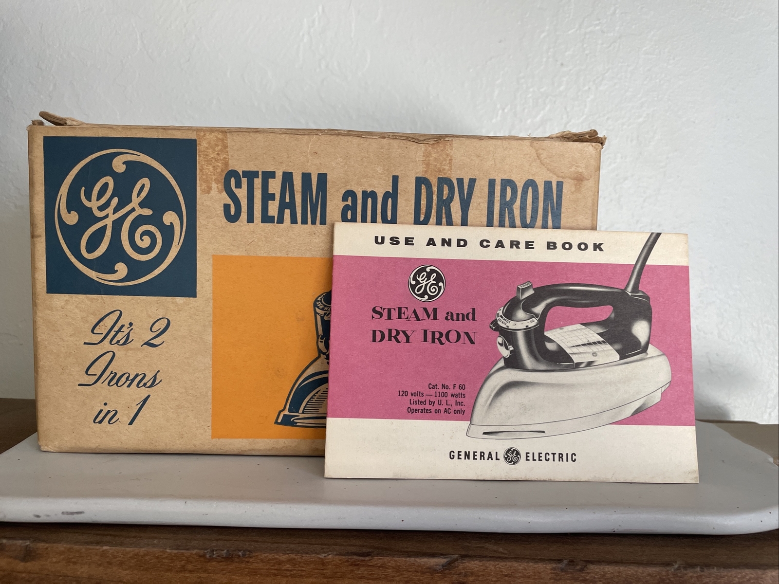 Vintage Iron GE General Electric Spray Steam And Dry Iron Model F81. In