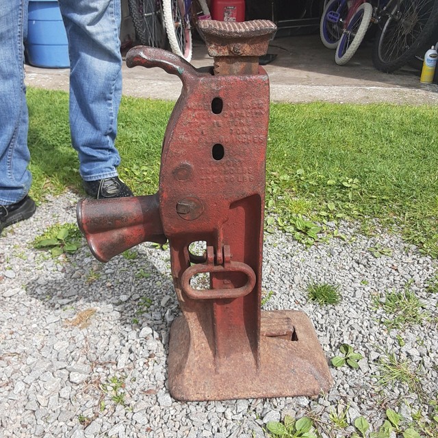 Vintage DUFF NORTON 15 ton Cast Iron Railroad Jack Barn Mechanical