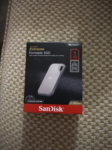 San Disk Extreme Portable SSD (1TB)