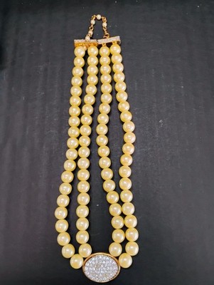 Avon President's 2005 Recognition Pearlesque Necklace and Earring
