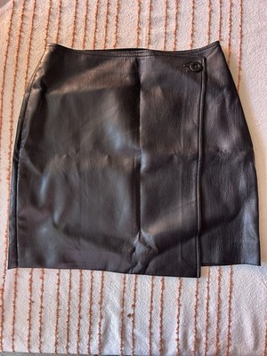 Aritizia Babaton Faux Leather Skirt Vicinity Mini Wrap Style Black Vegan Size 4