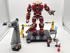 LEGO Marvel The Hulkbuster Ultron Edition 76105 & LEGO 40334 Avengers Tower