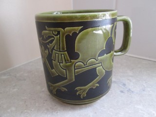 VINTAGE HORNSEA KERAMIK TASSE GRÜNER WALISISCHER DRACHE 1969