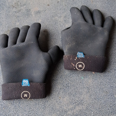 Glacier Glove Unisex Adults Black Solid Fleece Wrist Gloves Size M