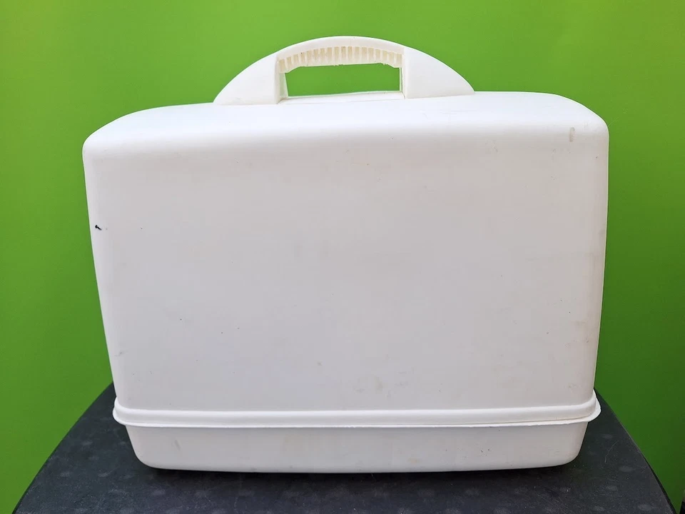 Brother CS 8060 Embroidery Electronic Sewing Machine - Image 2 of 4