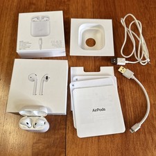 Apple AirPods 1st Generation In-Ear Headsets Charging Case 2 Cables Not Woking