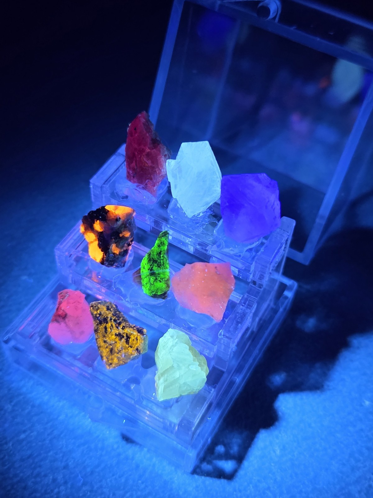 World's Smallest Fluorescent Mineral Collection!!