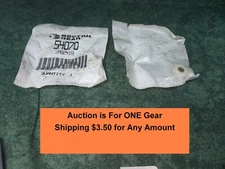 Boston Gear # 54070 YPB2419 24 DP, 20° PA, 19 Teeth, Molded Delrin (43957-A9)