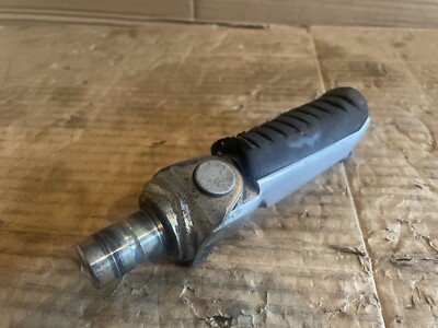Kawasaki ZX9R Left Peg C1 C2 98 99 Riders L/h Fußraste Fußstütze Original Fußraste