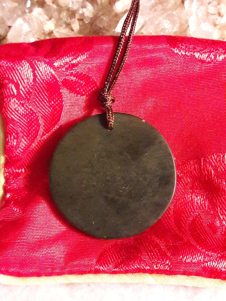 Dragón Asiático Ying Yang Piedra Marrón Amuleto 1.5" Colgante 28" Acorde de Seda  Foto 4 de 4