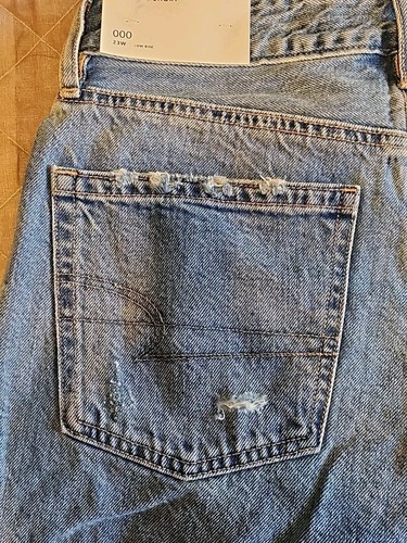 NWT American Eagle Tomgirl Shorts Cut-off Destroyed Denim Jean Size 000 23 - Picture 9 of 14