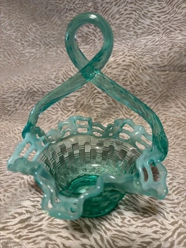VINTAGE FENTON GLASS GREEN OPALESCENT BASKET WEAVE OPEN EDGE BASKET