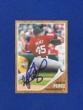 Martin Perez 2011 Topps Heritage Minors Rookie Signed Autograph Auto Card #184 M. rookie card picture