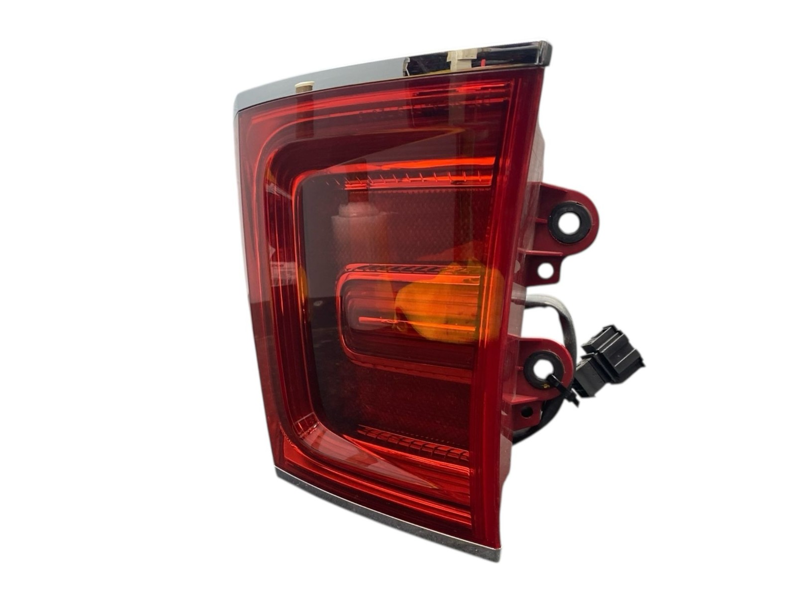 2015-2020 BENTLEY BENTAYGA REAR RIGHT QUARTER MOUNTED TAIL LIGHT LAMP ASSEMBLY