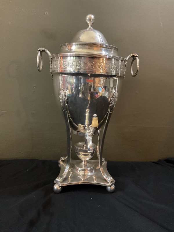 Ca. 1799 John Robins Sterling Hot Water Urn/Samovar. George III. 3846gr.