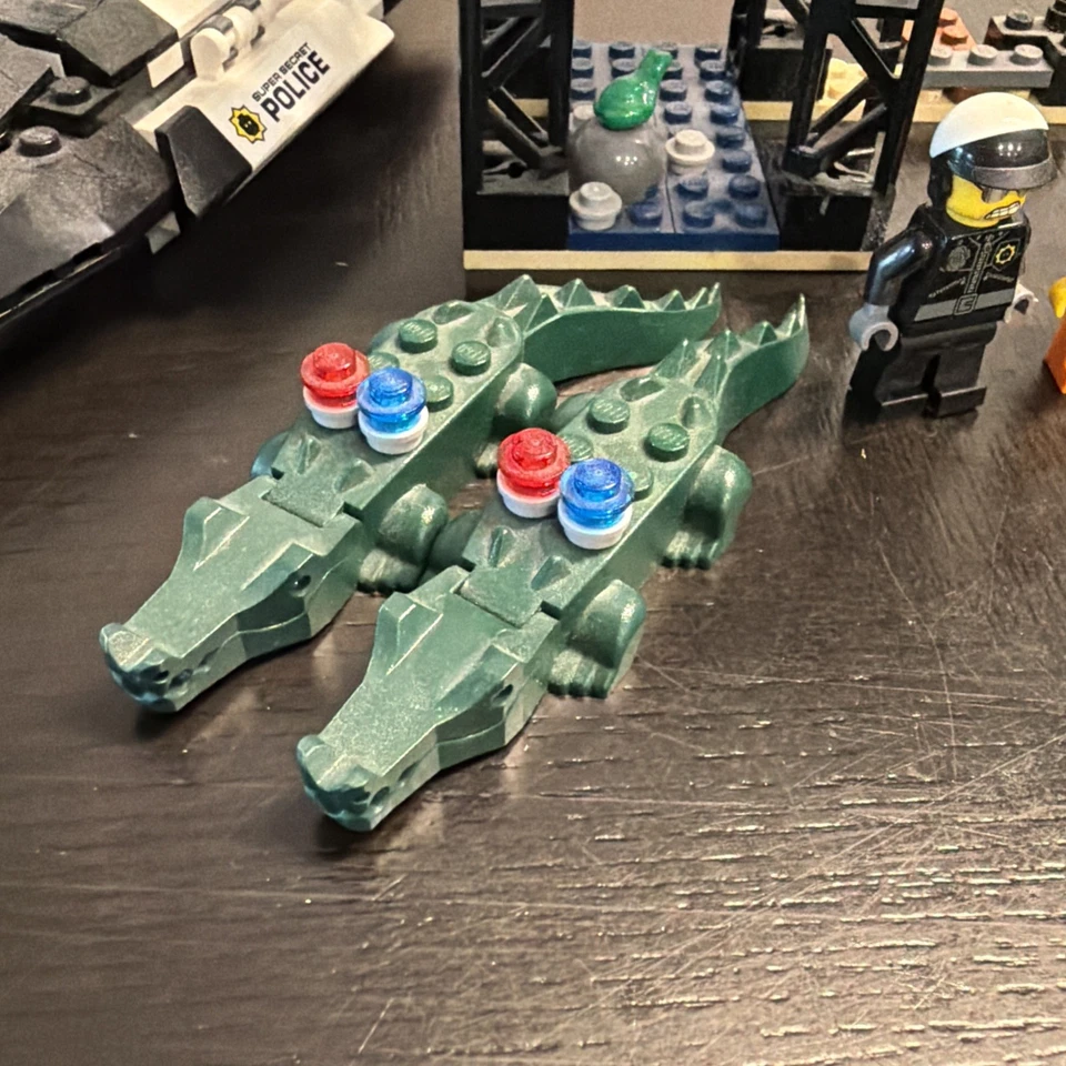 LEGO 70802 The LEGO Movie Bad Cop's Pursuit Used Set - Image 3 of 4