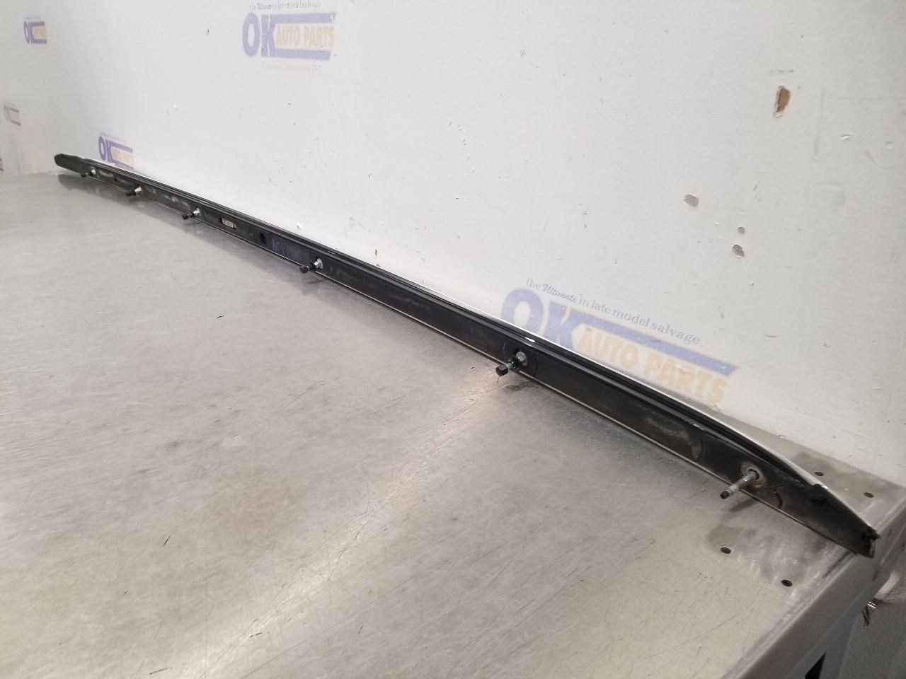 17 BENTLEY BENTAYGA LUGGAGE RACK ROOF RAIL LEFT DRIVER 36A860021