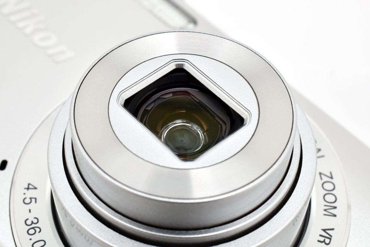 MINT] Nikon COOLPIX S3700 Silver 20.1MP Digital Camera 8x Wi