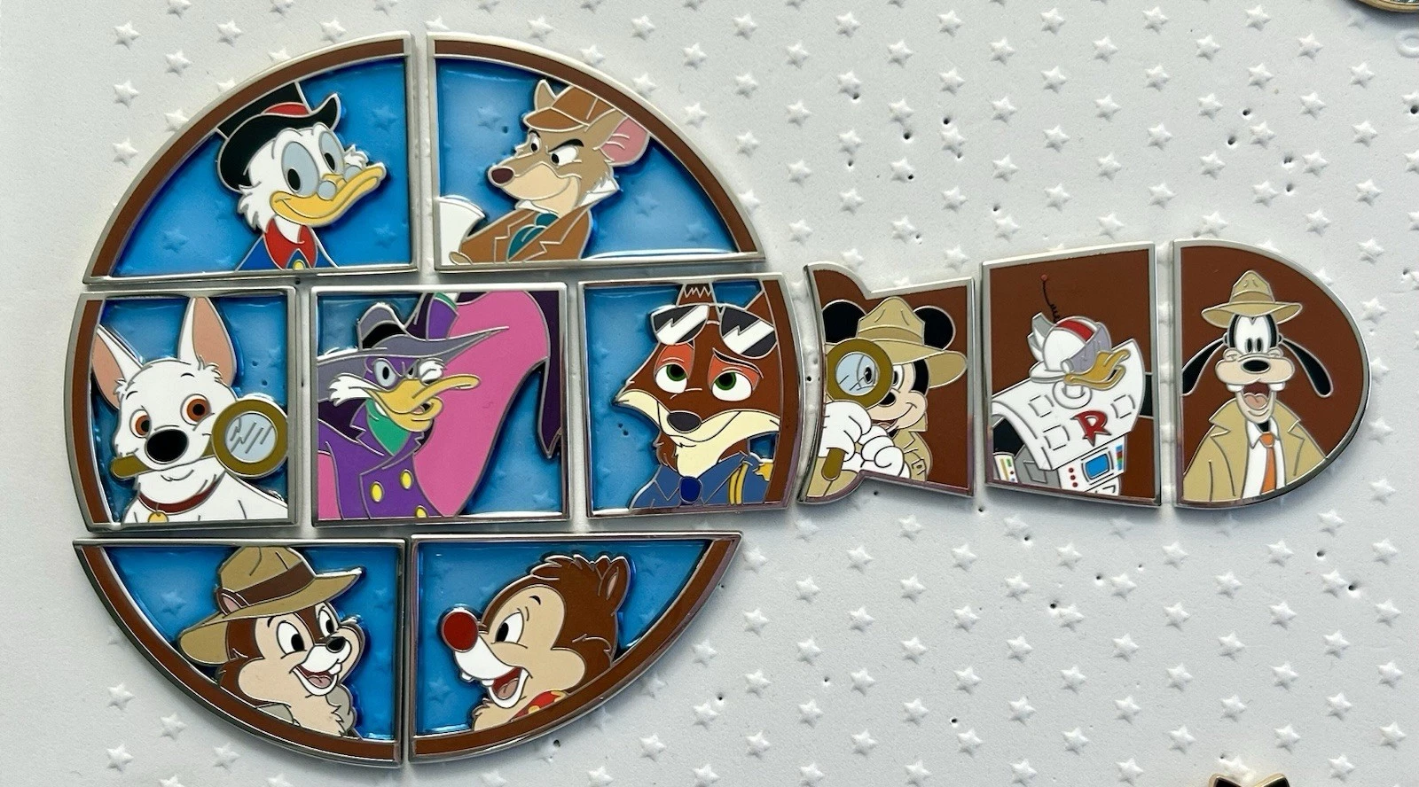 Disney Daring Detectives Mystery Pin set