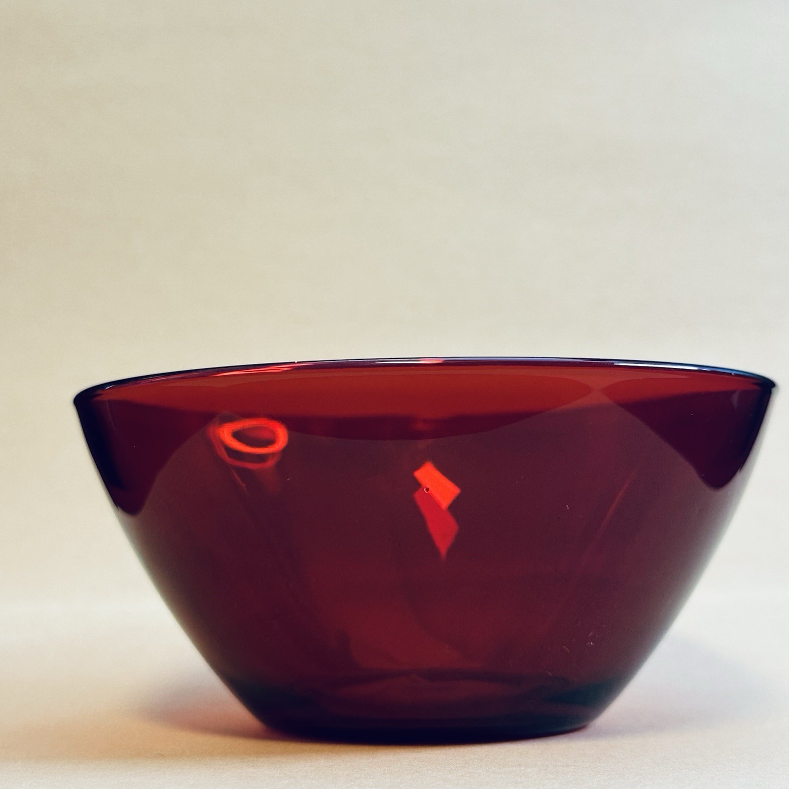 4 Arcoroc Red Ruby Berry Bowls France Glass Fruit Dessert Bowl Set of 4