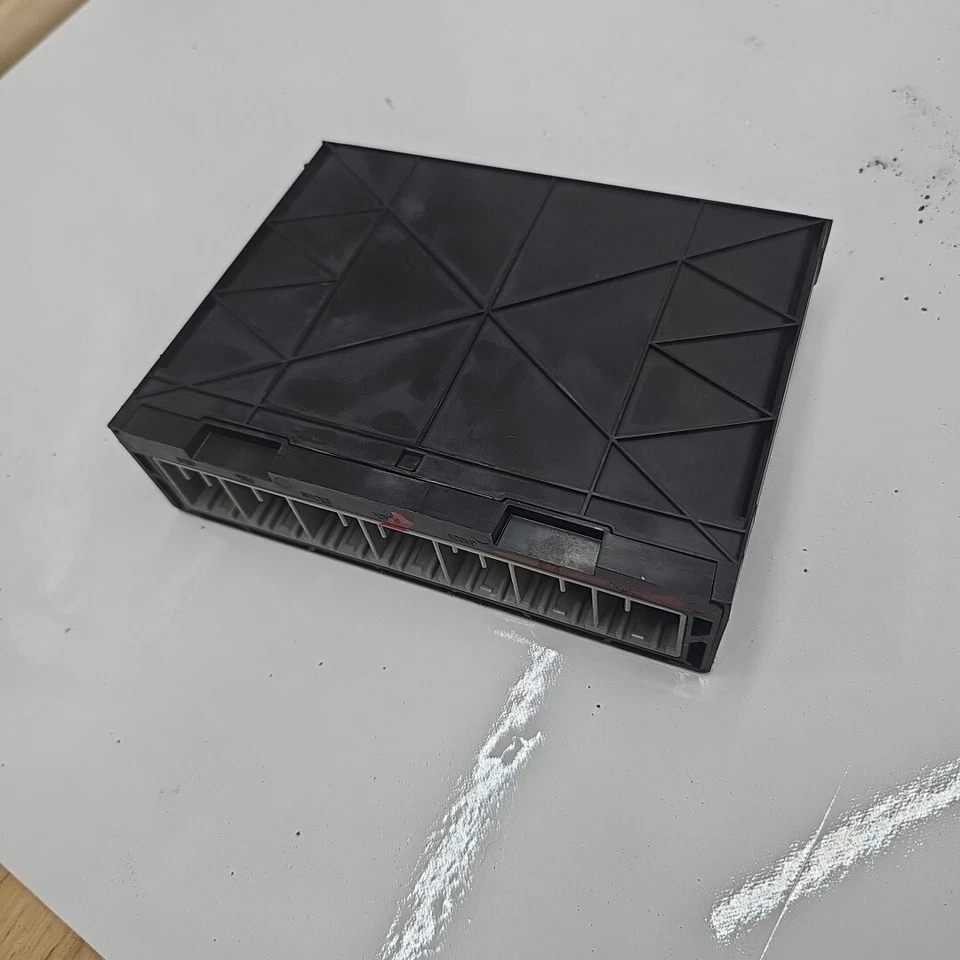 2013-2017 Chevrolet Equinox Body Control Module BCM Left Hand Dash 13584695 OEM - Image 3 of 3