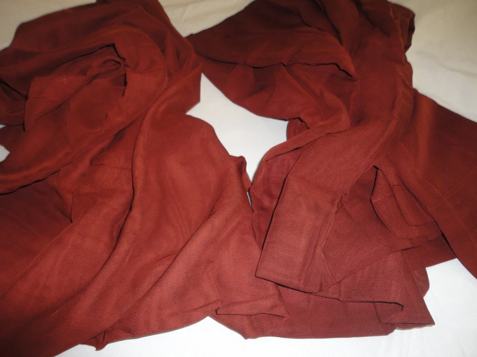 PANELES DE VENTANA AMERICAN LIVING GATLEY SEMI TRANSPARENTE GRANATE (PAR) 52 X 84 Foto 2 de 4