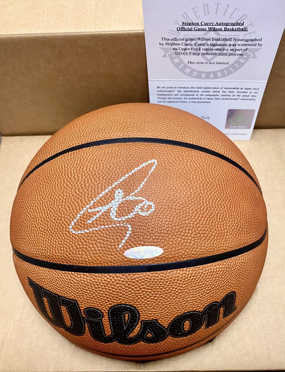 UPPER DECK STEPHEN CURRY AUTOGRAPHED OFFICIAL LEATHER GAME