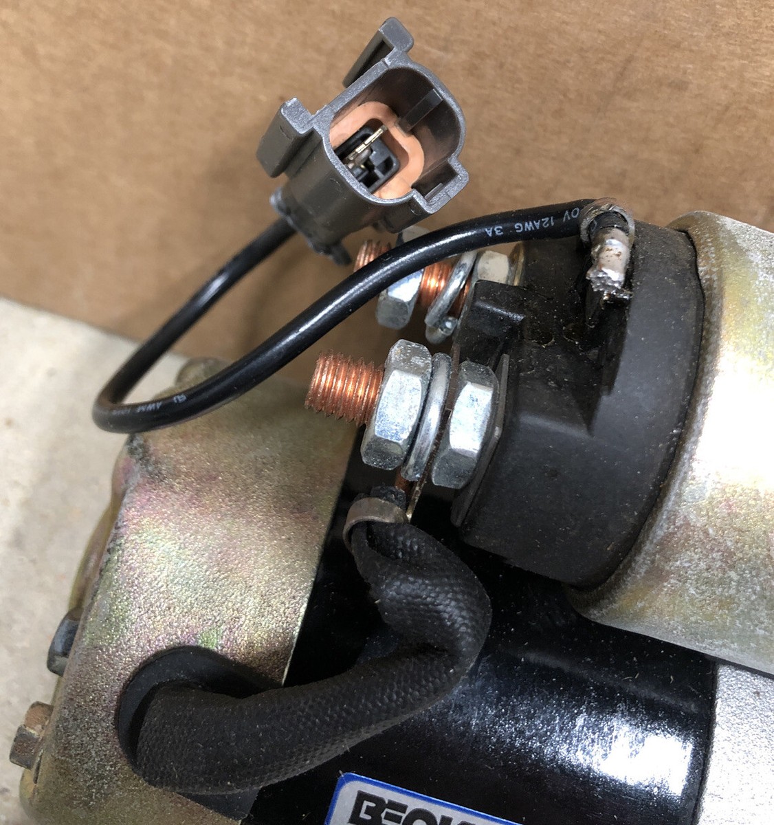 47.キハ400-147 MINI-CIRCUITS ZX60-3011+ BROAD BAND LNA 400Mhz - 3.0Ghz