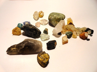 GEMS ROCKS FROM SOUTH AMERICA VINTAGE ONE LOT OSU STORE SEE PICTURES FAST SHIP