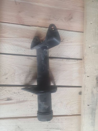 Volkswagen PASSAT B5 1998 Vorne rechts Halterung Stoßstange Stoßfänger vorne