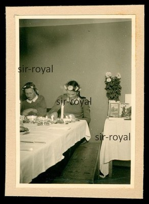 BDM Mädchen mit Blumenkranz im Haar hat Geburtstag - 1930er - Foto 7x10cm